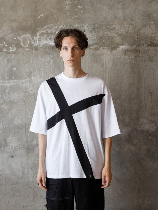 Мужская футболка - Белый крест